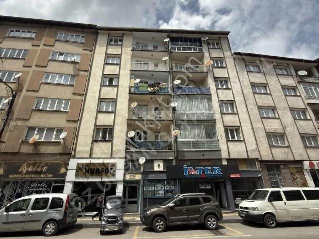 Öz Urhanlar Emlaktan Halil Rıfat Paşa Caddesi Üzeri Satılık 2+1