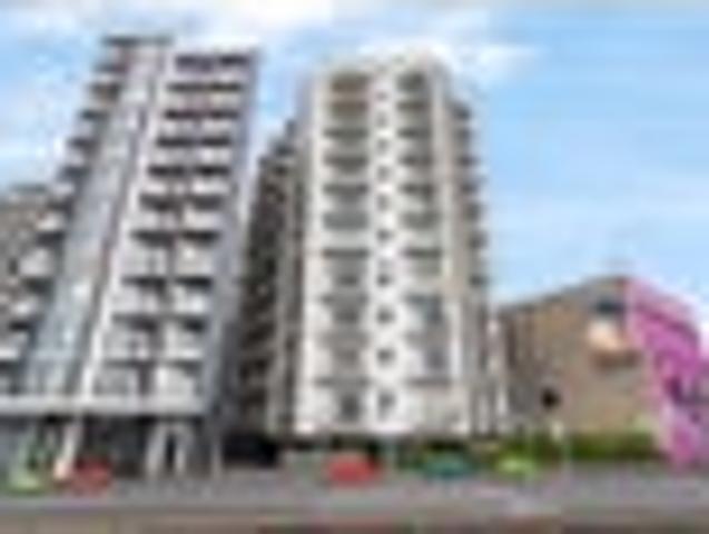 OZ Bound | CBD 2 Bedroom, Study + Balcony