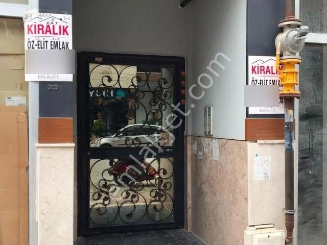 Öz Elit Emlak'tan Muradiye'de Kiralık 1+1 Ara Kat Daire 15.000 Tl