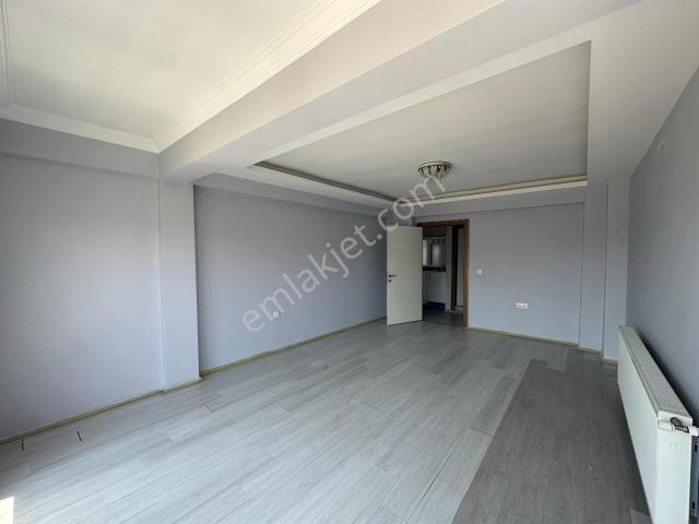 Öz er Gayrimenkulden Satılık İnönü Mahallesinde 140m2 3+1 Daire
