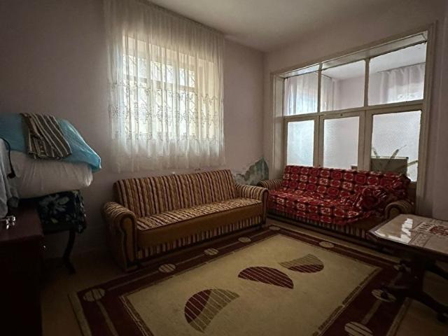 ÖZ GAYE EMLAKTAN DEVELİ YENİ MAHALLEDE SATILIK BODRUM KAT DAİRE