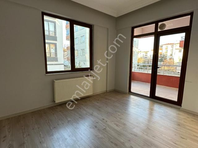 Öz Gaye Emlaktan Develi Merkezde Satılık 2+1 Daire