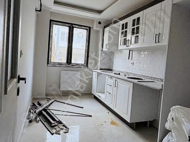 Özçoban Gayrimenkul'den Çarşı Merkezde Satılık Daire