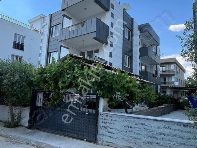 Özçoban Gayrimenkul'den Satılık 3 Katlı Müstakil Bina