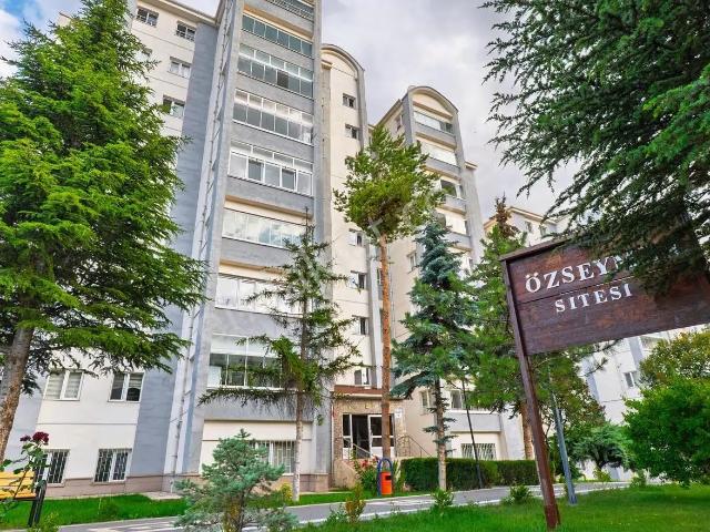 Öz Seymen Sitesinde Satılık 3+1 Daire