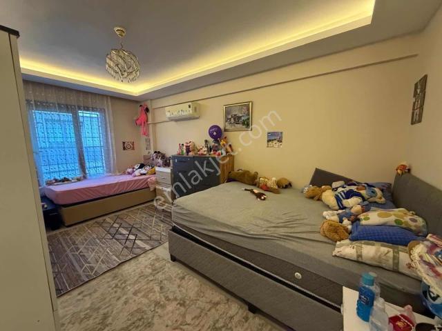 Özmert Gayrimenkulden Bahçelievlerde Satılık Daire