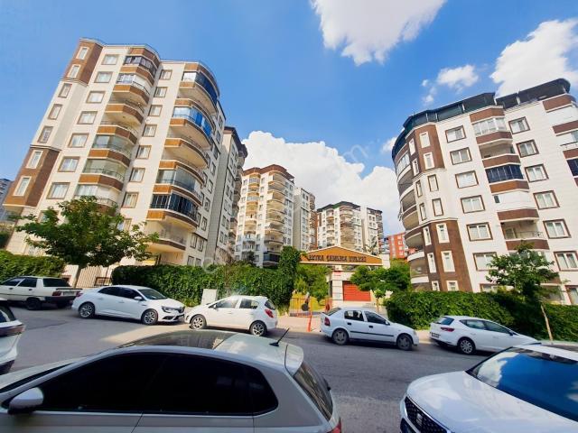 Öznur Emlak'tan Akbayır'da Kiralık 3+1 Daire