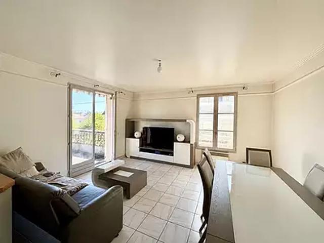 Ozoir la Ferrière 77330 Achat / Vente appartement 2 pièces t2 terrasse