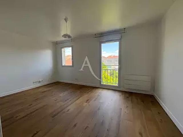 Ozoir la Ferrière 77330 Location appartement 1 pièce t1 parking