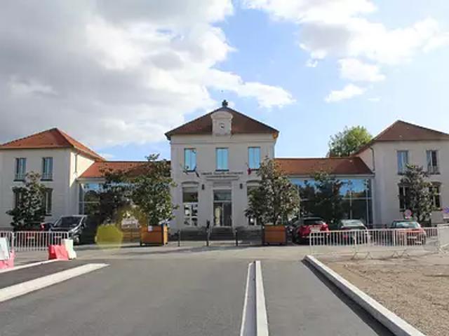 Ozoir la Ferrière 77330 Location parking au dernier étage