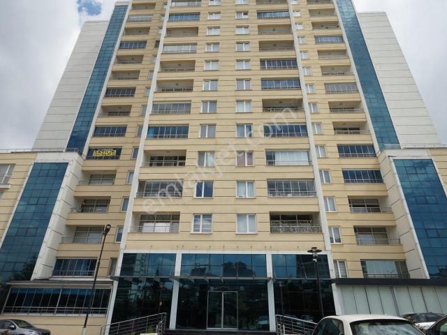 Ozan Tower Sitesinde Kapalı Teraslı 1+1