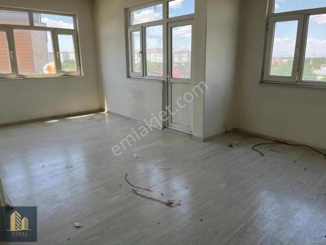 Özbal Emlak Koşuyolunda Kiralık Daire