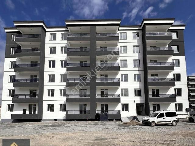 Özbal Emlak Stadyum Civarı Özay 2. Etapta Kiralık Sıfır Daire