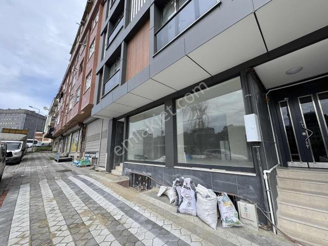 Özbil Gayrimenkul'den Kiralık 190m² Sıfır Depolu Dükkan