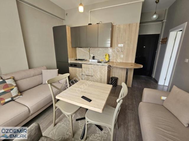 Özdemir Emlaktak Havuzlu Sitede Ful Eşyalı 1+1 Kiralık Daire