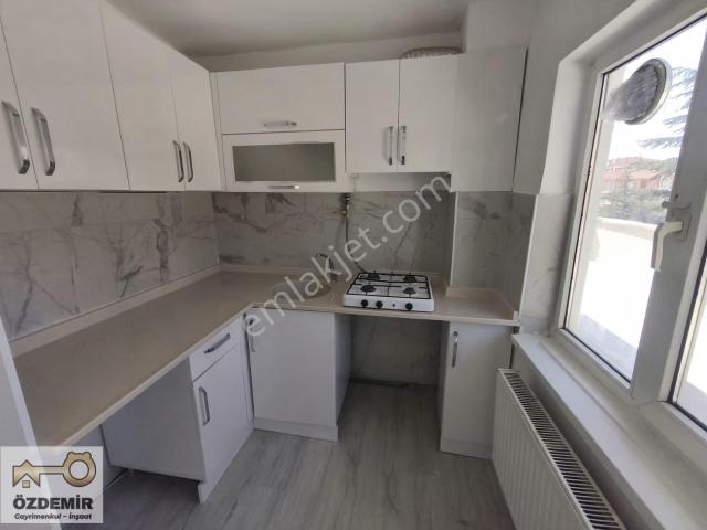 Özdemir'den Sivrihisar Cad.1 Yanı Kiralık 2+0 Teras Daire