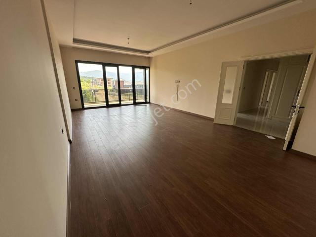 Özden Mahallesi Meydan Suıts Projesinde Satılık 3+1 Daire