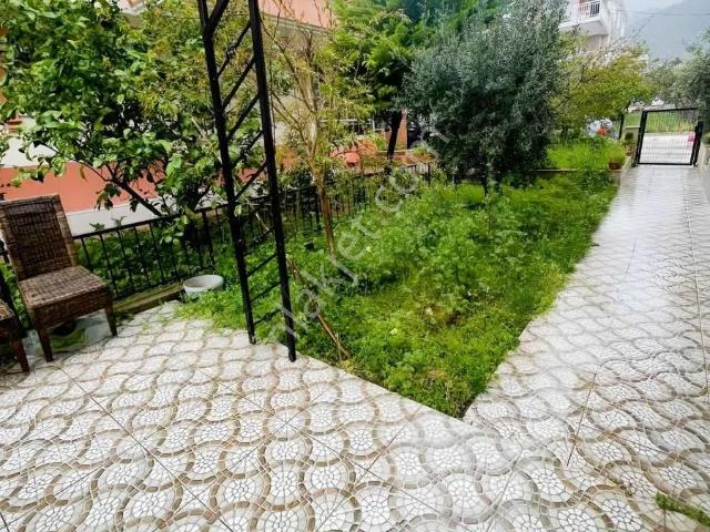 Özdere Orta Mahallesi Çarşı Merkezinde 1+1 Geniş Daire emko