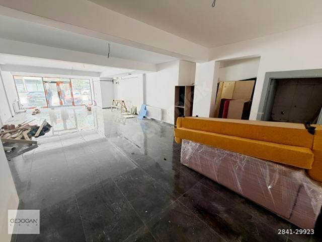 ÖZDOĞANDAN OĞUZ KAĞAN USTA CADDESİ ÜZERİNDE 220m2 KİRALIK DÜKKAN
