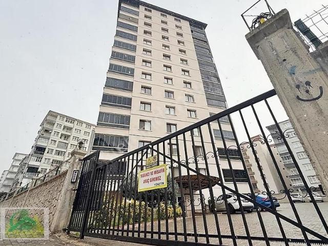 Özevler'de Metro Yakını Site İçerisinde 4+1 Manzaralı Daire ! !