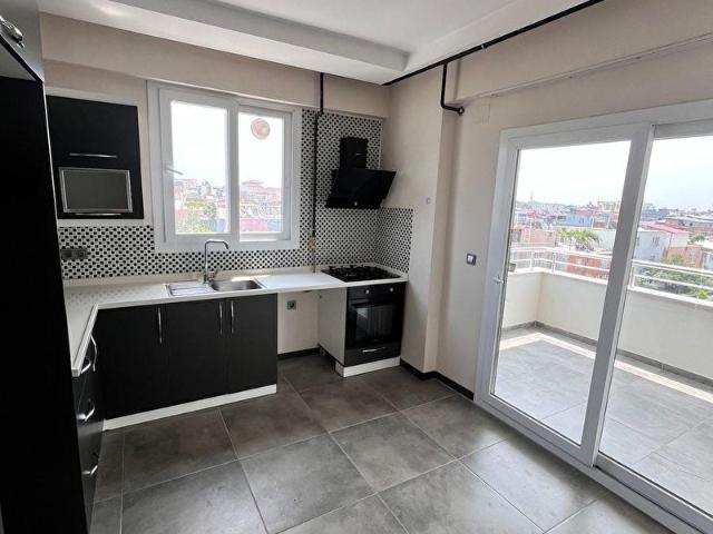 Özel Güvenlikli Sitede Geniş Oturumlu Kapalı Mutfaklı 3 Oda 1 Salon Çift Banyolu KAÇMAZ