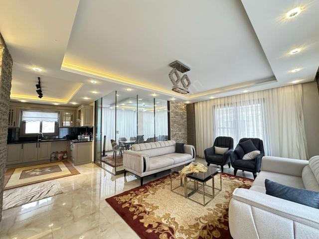 Özel Tasarımlı 4+1 Satılık Lüx Villa