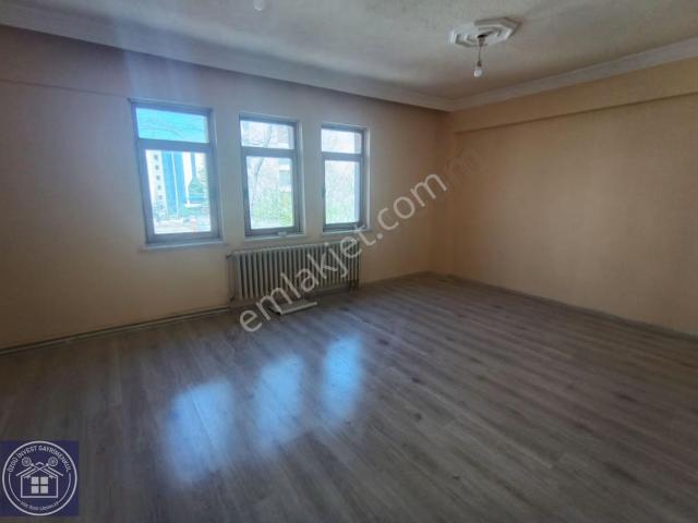 Özgü'den Lala Hüseyin Paşa Mah.de 3+1 Kiralık Daire