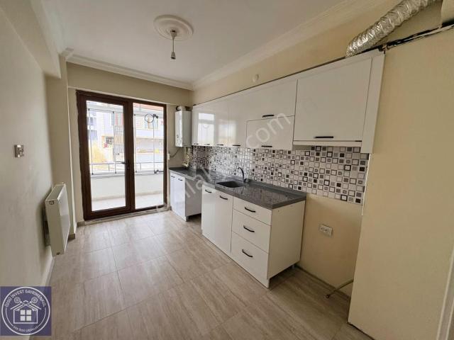 Özgü'den Zafertepe'de Cadde Üzeri Kiralık 2+1 Daire