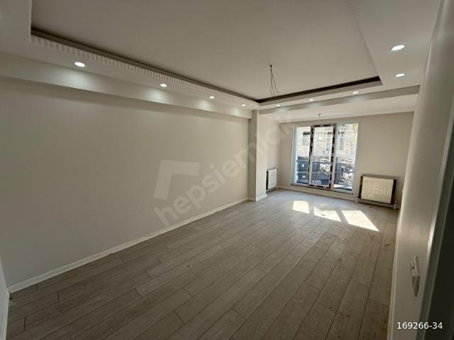 ÖZGÜLDEN GÜVEN MAH. 2+1 1. KAT KİRALIK 80 M2 DAİRE SIFIR