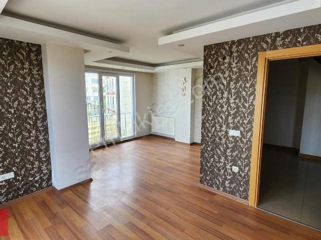 Özgün Emlaktan 2+2 180 M2 14 Yıllık Dublex Daire