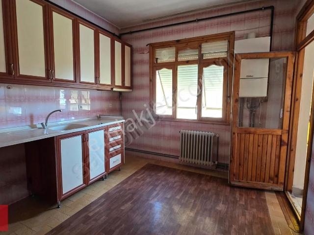 Özgün Emlaktan 3+1 135 M2 Kombili Daire