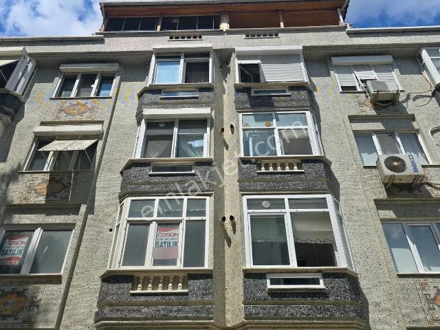 Özgün Emlaktan Sahilde Arsa Payı Yüksek 3+1 150 M2 daire