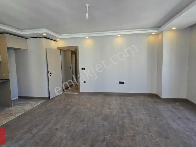 Özgün Emlaktan Sahile Yakın Yeni Sitede 2+1 80 M2 Sıfır Daire