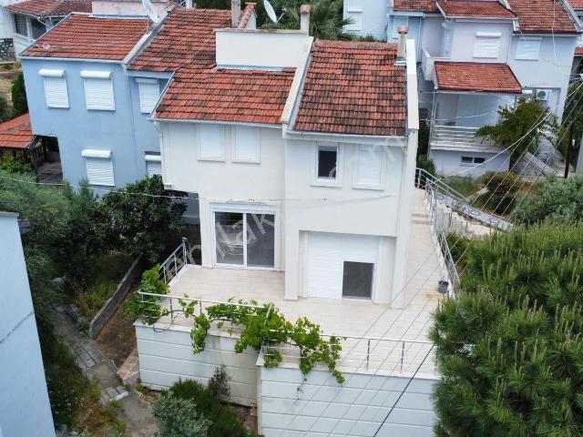 Özgün Gm'den Çeşme, Germiyan, Hayat Sitesi Satılık 3+1 Yazlık