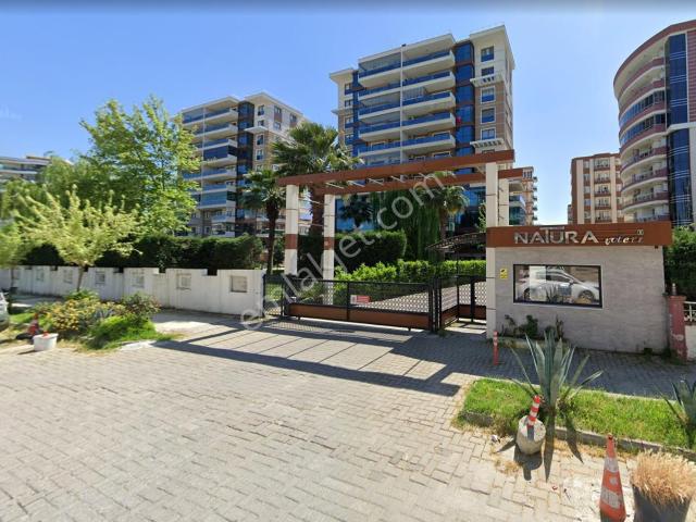 Özgün Gm'den Güzelyurt'ta Havuzlu Sitede Kiralık 3+1 Ara Daire