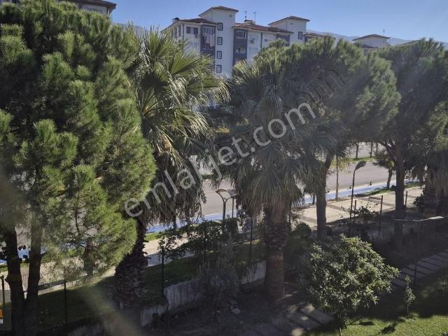 Özgün Gm'den Güzelyurt'ta Satılık 4+1 Trıpleks Villa