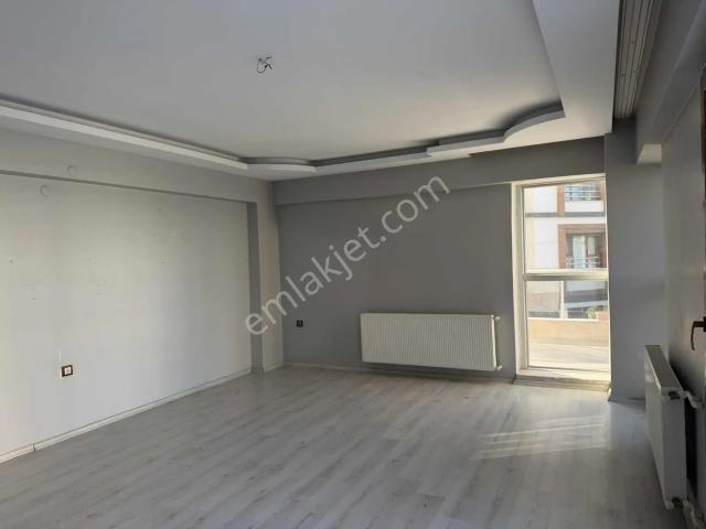 Özgün Gm'den Güzelyurt Havuzlu Sitede Kiralık 3+1 Arakat Daire