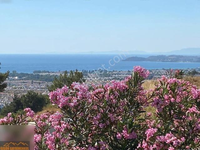 Özgün Gm'den Kuşadası Soğucak'ta 3+1 Deniz Manzaralı Trıpleks