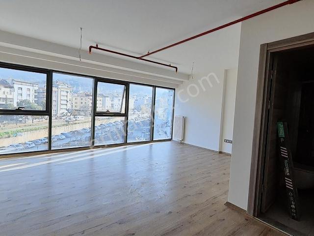 Özgün Gm'den Meydan'da Kiralık 1+0 Ofis