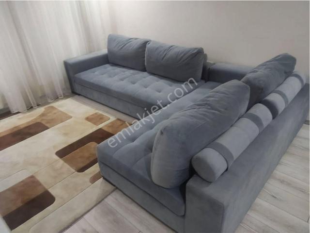 Özgün Gm'den Muradiye Tren İstasyonu Karşısında Eşyalı Kiralık 1+1 Daire
