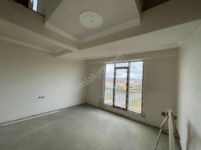 Özgür İnşaat'tan Arnavutköy'de 3+2 Dubleks Daire Otoparklı Butik Site Sıfır