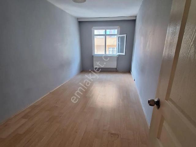 Özgür İnşaat'tan Gazi De 140 M2 Ara Kat Çift Balkonlu Fırsat Kiralık Daire