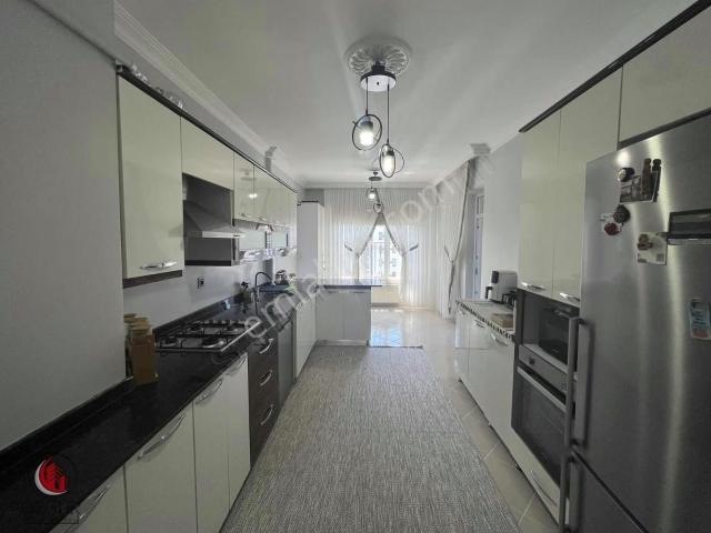 Özgür'den Mıhlıdut'ta 200 M² Net Kilerli 4+1 Satılık Daire