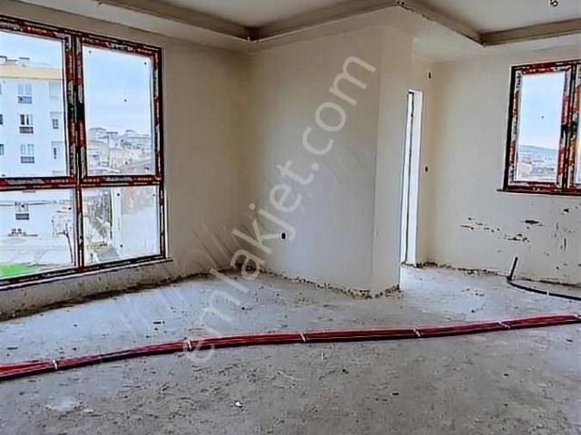 Özgürlük Caddesi Üzerinde 3+1 Ara Kat Daire