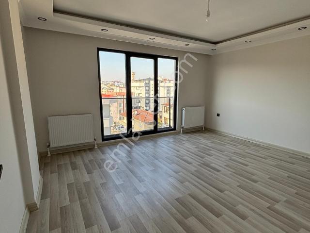 Özgürlük Mah Kent Meydanına Yakın 4+1 Dublex Daire
