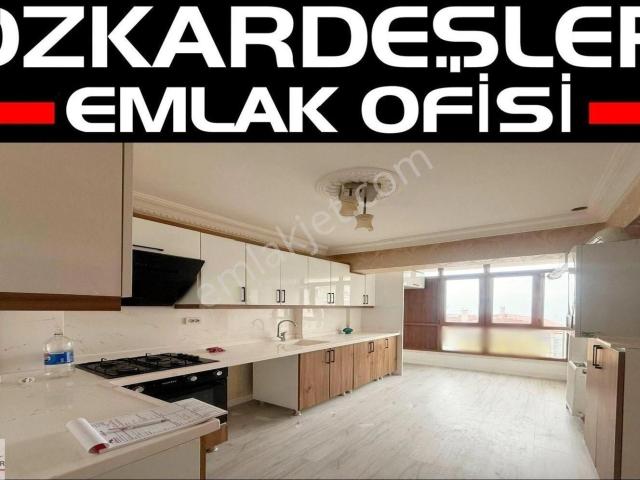 Özkardeşler'den Bağcı Cad Paraleli Asansörlü K.teraslı 5+1 Dublx