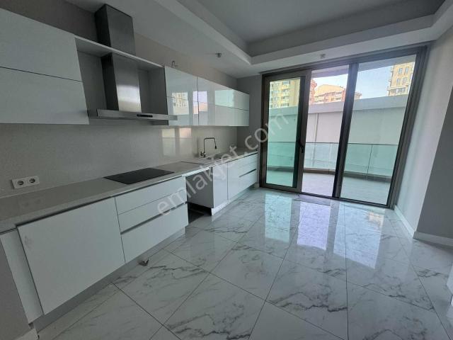 Özlüce'de Vefa'dan Biaport Rezidans'da 3.5+1 Kiralık Daire