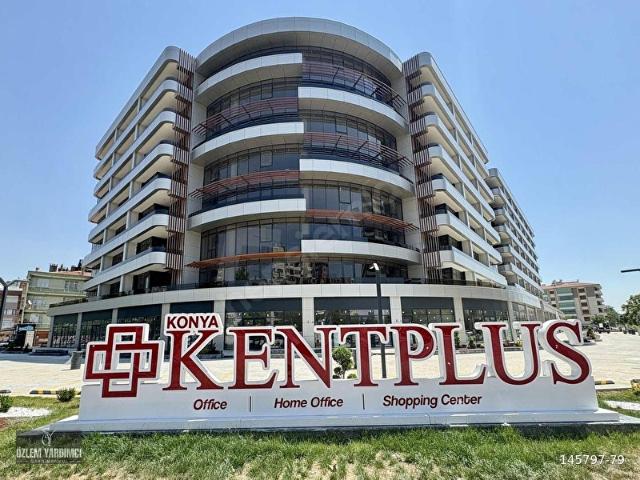 ÖZLEM YARDIMCI'DAN KENTPLUS'TA SATILIK OFİS
