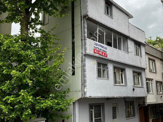 Özlem İnşattan 3 Katlı Satılık Bina