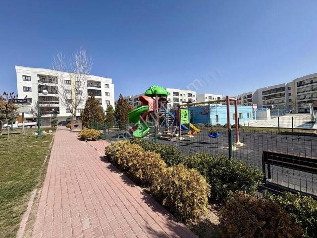 Özlemyardımcı'dan Bakyapıprestij'de Ful Eşyalı Kiralık 2+1 Daire